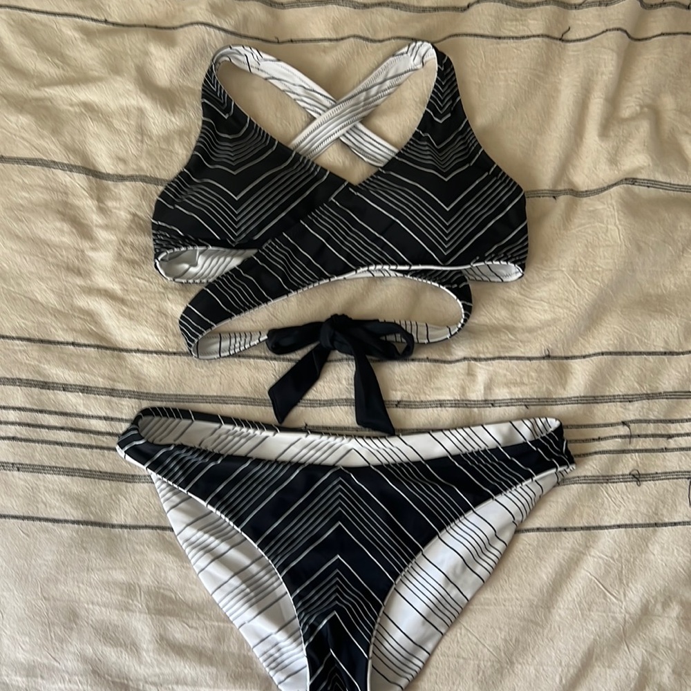 Athleta reversible 2-piece swim suit